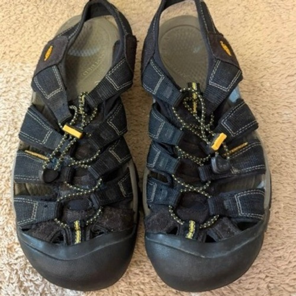 Keen Newport H2 Sandals Mens 10.5 Black Sport Hiking Waterproof Toe Bumper
